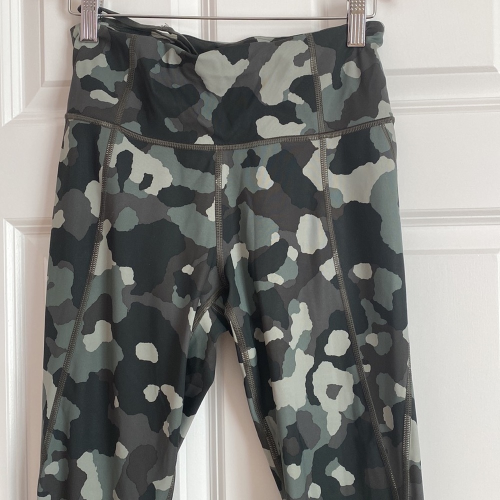 Camo leggings